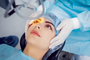 Operasi LASIK Bisa Gagal? Ini Efek Samping yang Jarang Dibahas!