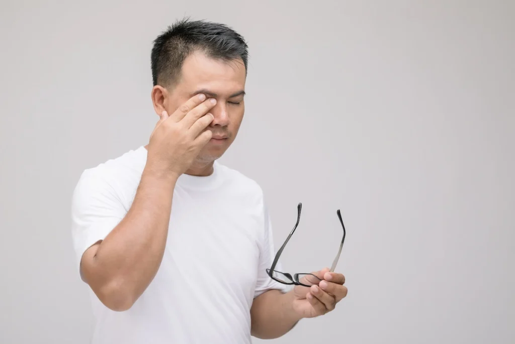 Waspada! Gejala Astigmatisme Sering Diabaikan, Ini Cara Simpel Mengetahuinya!