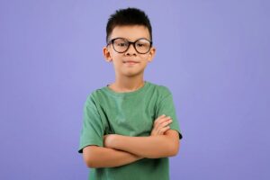 Mengatasi Minus Mata pada Anak Mulai dari Penyebab hingga Perawatan