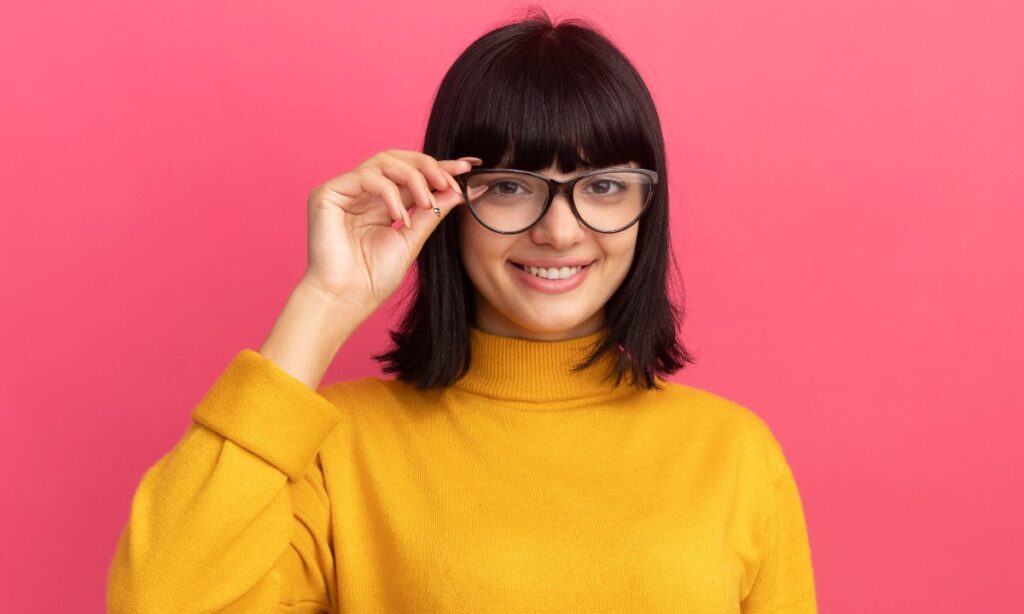 Mengenali Tanda Tak Terduga: Kapan Anda Sebenarnya Membutuhkan Kacamata Minus?