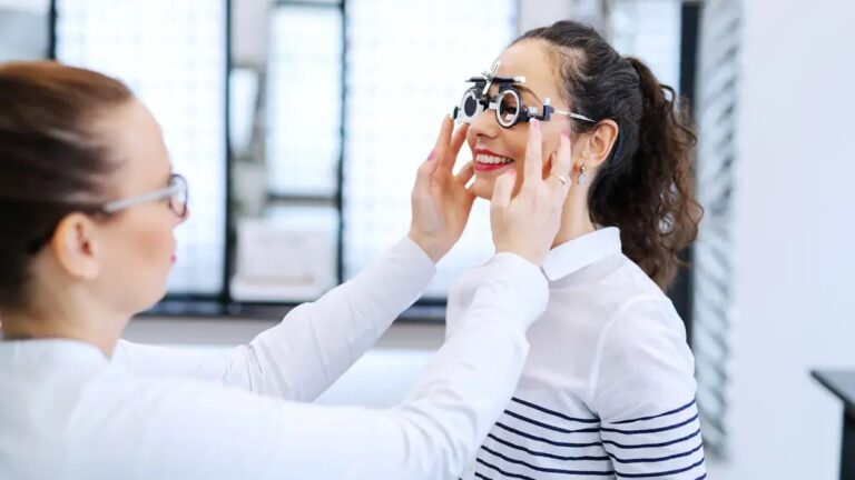 Apakah Bisa Melakukan Pemeriksaan Mata di Optik Kacamata?