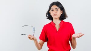 Miopia Sangat Ringan -0,25D, Kapan Harus Mulai Pakai Kacamata?