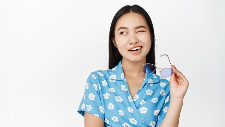 Rahasia Menjaga Mata Tetap Jernih di Tengah Paparan Gadget dan Polusi